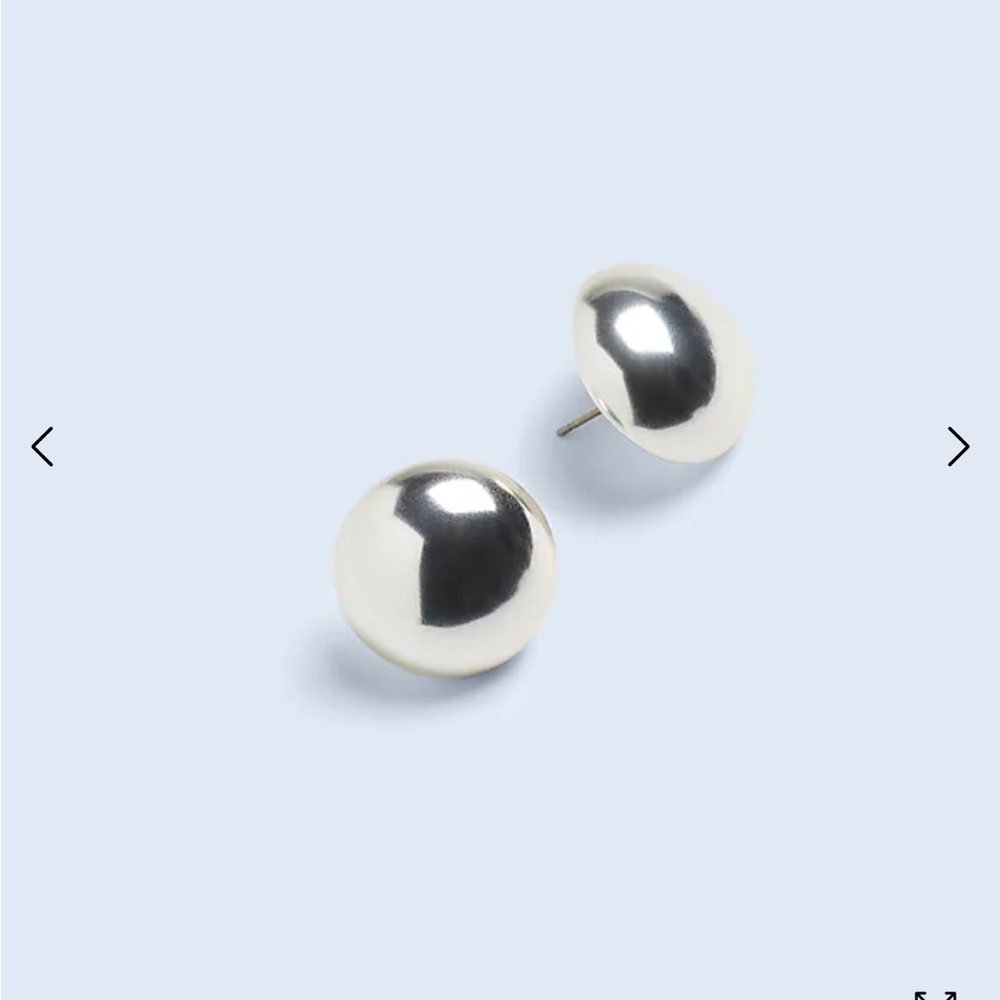 NWT Madewell Button Stud Earrings in Light Silver Ox